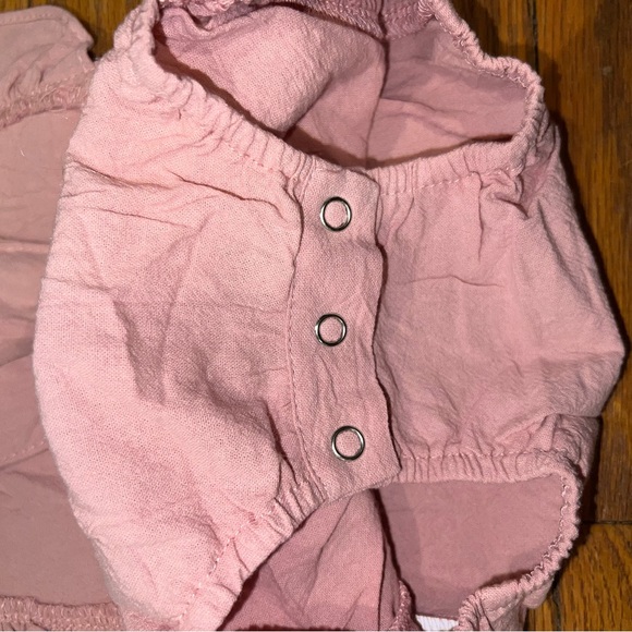 &Dusty rose pink romper ruffle sleeve adjustable straps open back - Picture 3 of 7